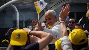 Acerra, Papa Leone: Serve cambiamento di mentalità per risanare la Terra dei Fuochi