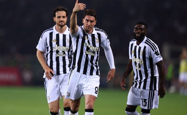 Vlahovic non basta alla Juve: pari nel derby, sarà Europa League