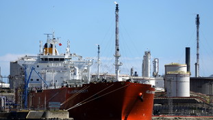 Iran, possibile tregua con gli Usa fa scendere il prezzo del petrolio
