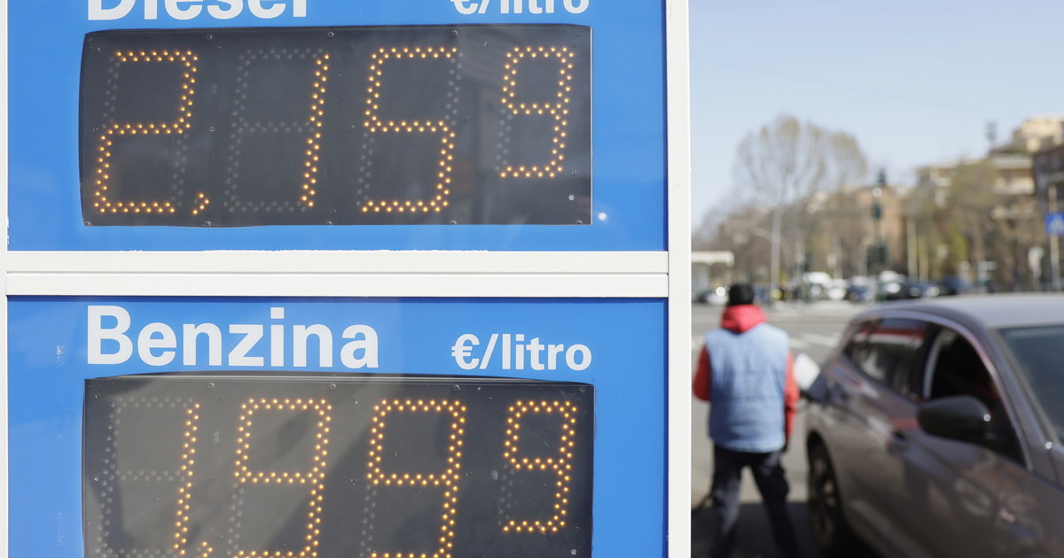sui carburanti spiraglio dal medio oriente ma il diesel torna sopra i due euro al litro da Iltempo.it sui carburanti spiraglio dal medio oriente ma il diesel torna sopra i due euro al litro