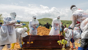 Ebola fuori controllo in Congo: il virus si propaga sempre di più. Aumentano morti e contagi