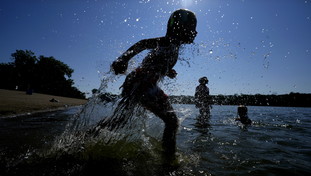Record di caldo in Europa, ma a breve cambia tutto con acquazzoni e temporali: la previsione
