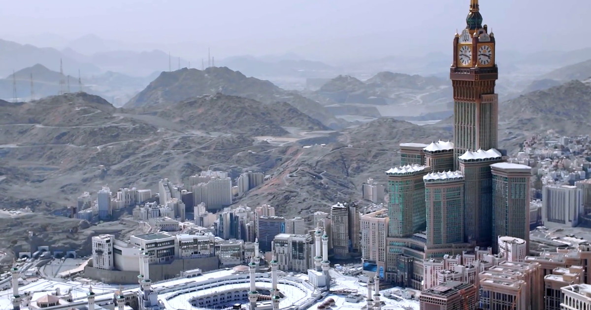Arabia Saudita, completato il trasferimento dei pellegrini ad Arafat per l'Hajj