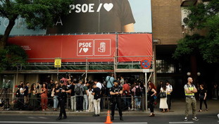 Terremoto Sanchez, la Guardia Civil nella sede del partito socialista