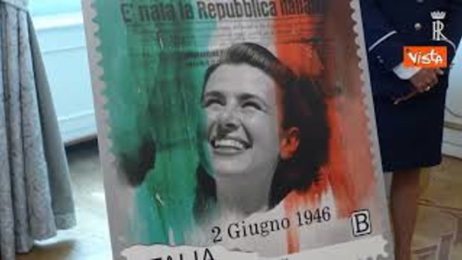 Presentato a Mattarella il francobollo celebrativo dell'80esimo anno della Repubblica