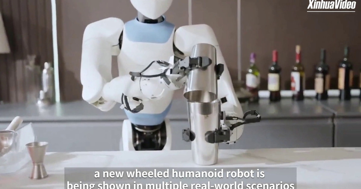 Cina, acquistare un robot umanoide ora è possibile, bastano 14 mila euro