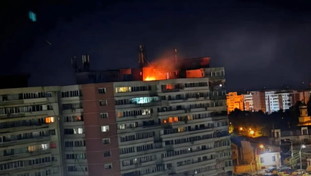 Drone russo colpisce condominio in Romania: palazzo in fiamme e due feriti