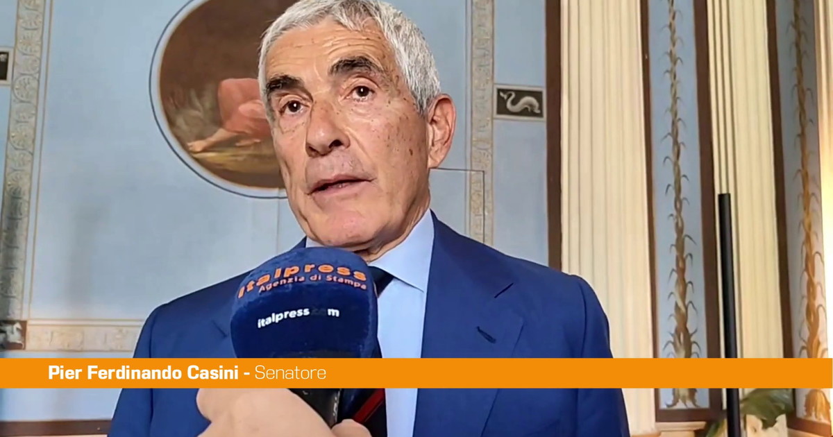 Casini "Bisogna abbattere bipolarismo degli insulti tra destra e sinistra"