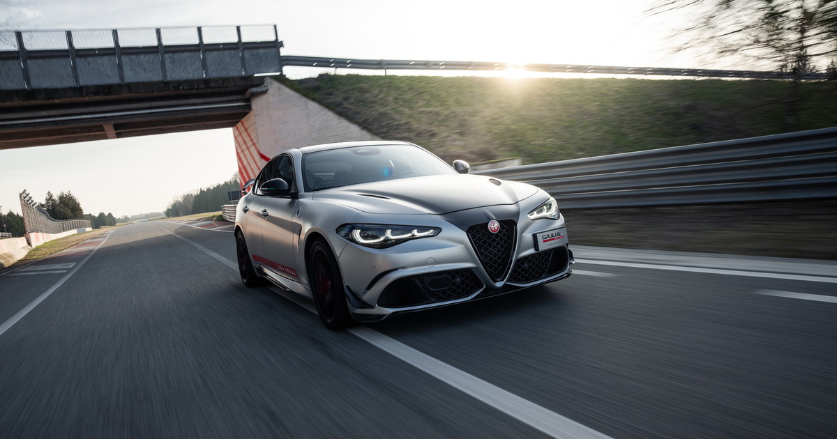 giulia quadrifoglio e luna rossa show italiano da Iltempo.it giulia quadrifoglio e luna rossa show italiano