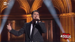 Con il cuore vince la serata. Quarto Grado sul podio, vola Crozza