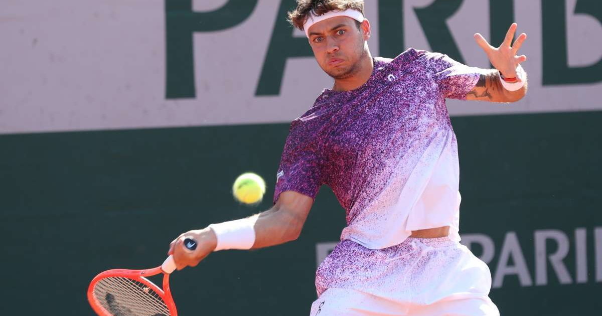 Cobolli domina Tien e vola agli ottavi del Roland Garros