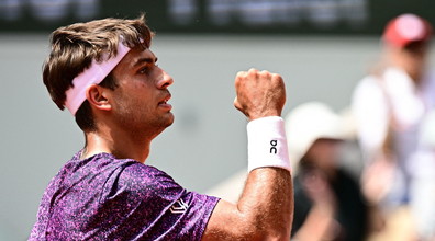 Tennis, il Roland Garros incoronerà un nuovo campione. E Cobolli avanza