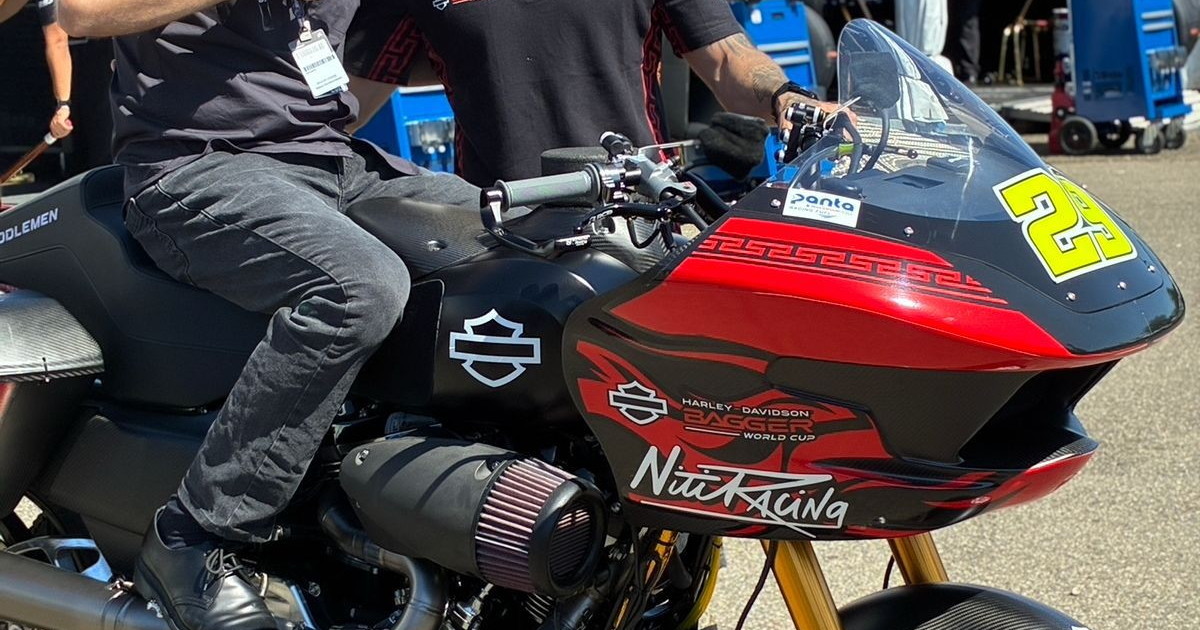 Andrea Iannone torna alla vittoria in Mugello: vince Gara 2 nella Harley-Davidson®️ Bagger World Cup