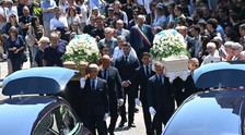 Maldive, dopo la tragedia i funerali di Monica e Giorgia. Il Vescovo: Morte non cancella i vostri sorrisi. 