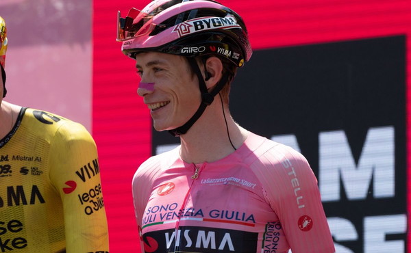 Vingegaard trionfa al Giro d'Italia 2026, Milan vince l'ultima tappa a Roma