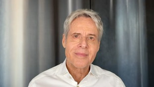 Baglioni la polmonite interstiziale. Rimandato al 2027 il &ldquo;Grandtour&rdquo; | <span style=color: rgb(153, 0, 0);>GUARDA</span>