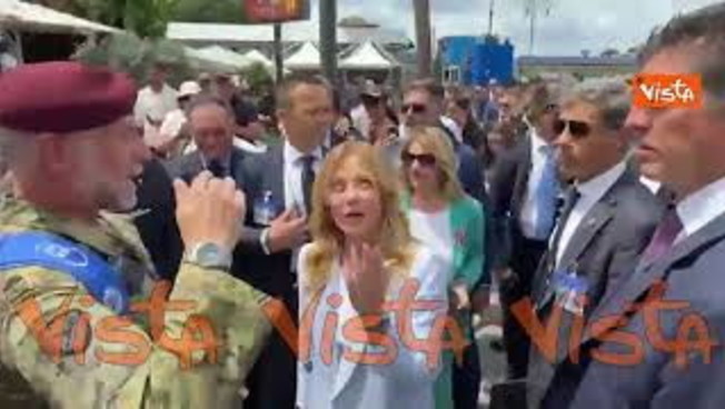 2 giugno meloni incontra paracadutista dopo mancato lancio causa vento forte ci rifaremo da Iltempo.it 2 giugno meloni incontra paracadutista dopo mancato lancio causa vento forte ci rifaremo