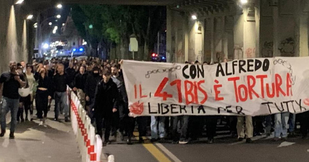 Anarchici sul piede di guerra: "Dare tutto come Sara e Sandro", di nuovo in piazza per Cospito