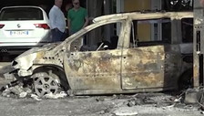 Braccianti bruciati nel pulmino, il superstite: È stata la mafia pakistana