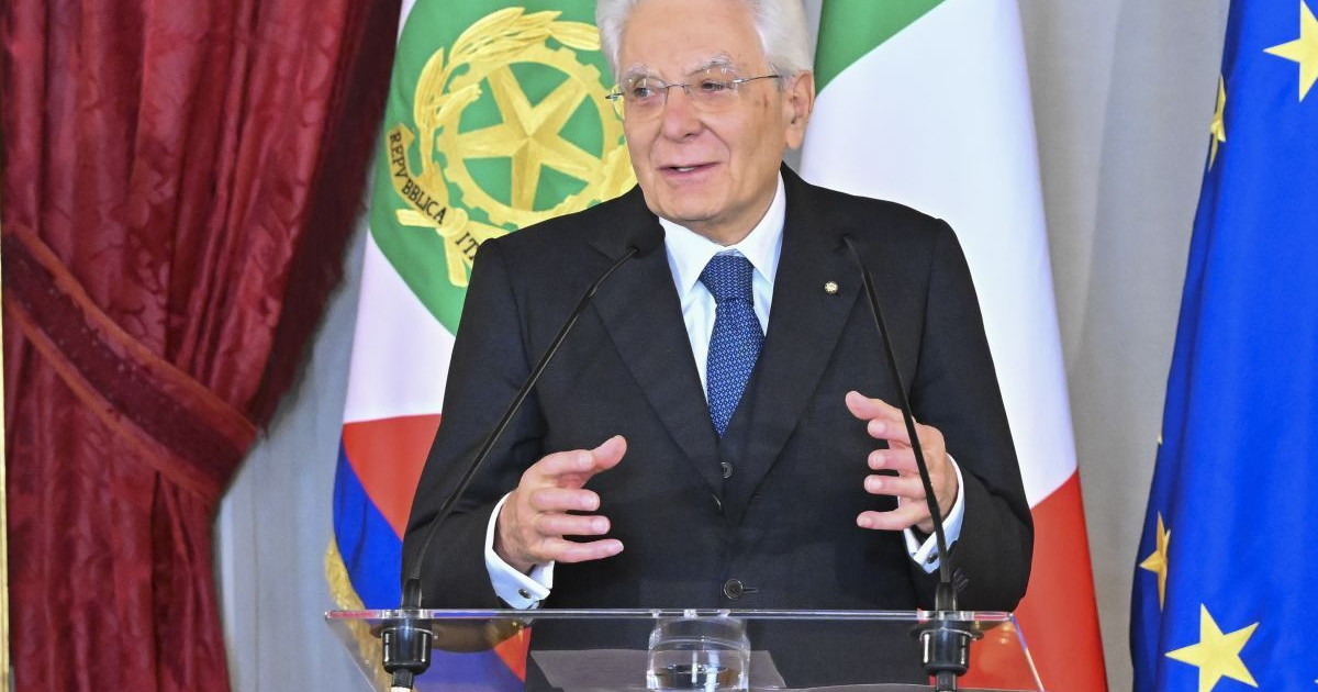 Mattarella “Il 2 giugno fu l'avvio di un grande percorso di sviluppo civile”