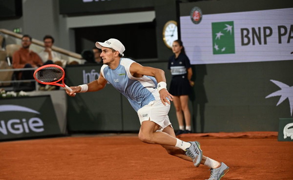 Arnaldi in semifinale con Cobolli a Parigi, Berrettini costretto al ritiro