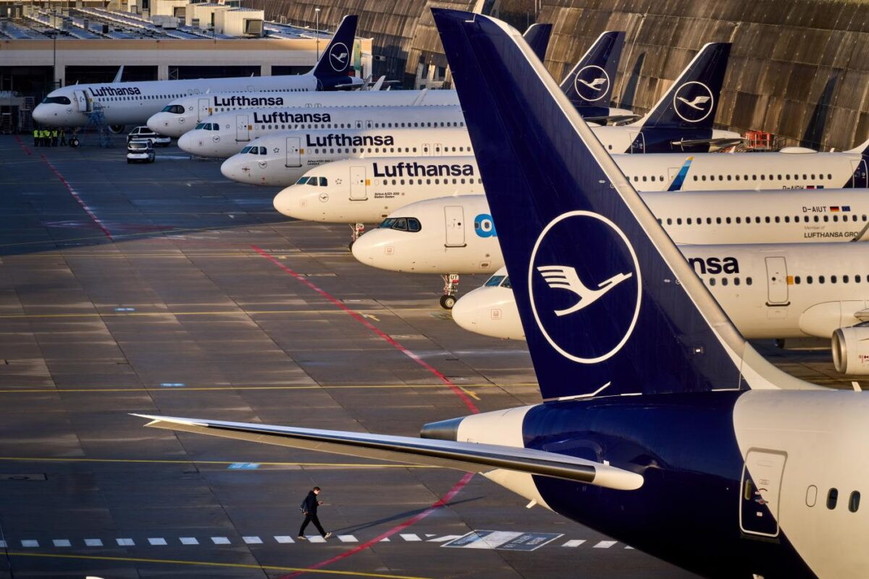 Germania, cede il carrello dell'aereo Lufhtansa. Nessun passeggero a bordo