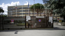 Con il coltello in tribunale, raffica di denunce. Non solo imputati