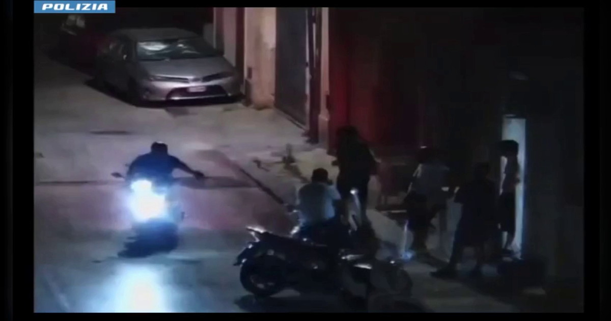Polizia sgomina gang giovanile ad Avola, sequestrate armi da guerra