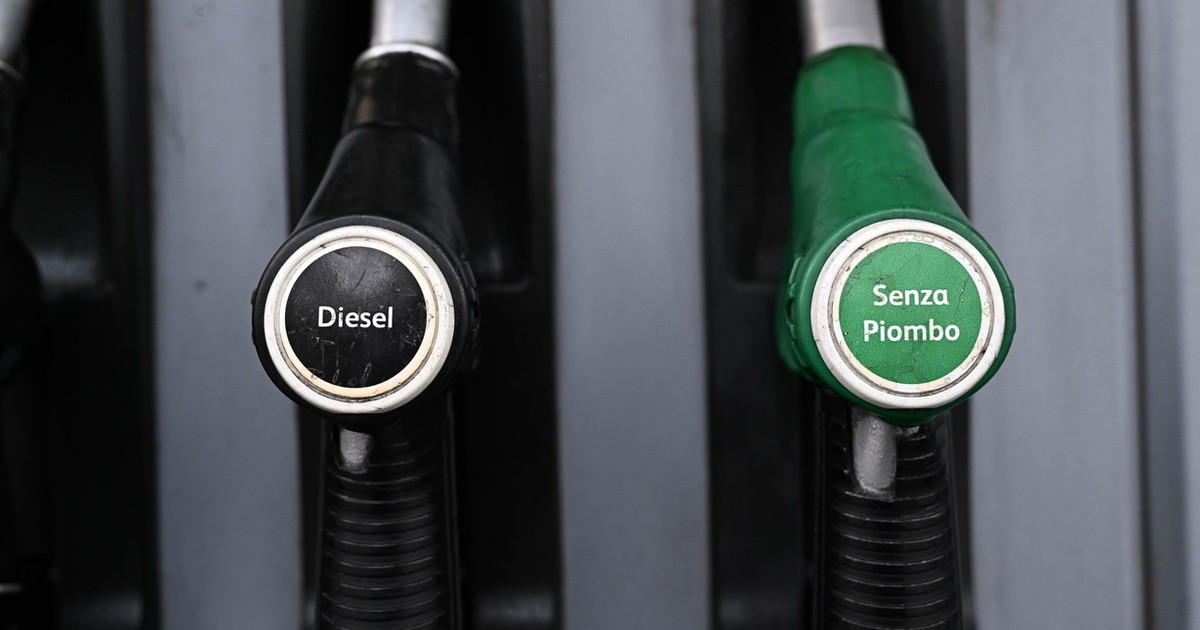 Decreto carburanti, taglio delle accise prorogato al 3 luglio: ecco gli sconti