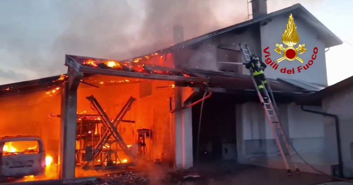Ad Aviano incendio in una rimessa agricola