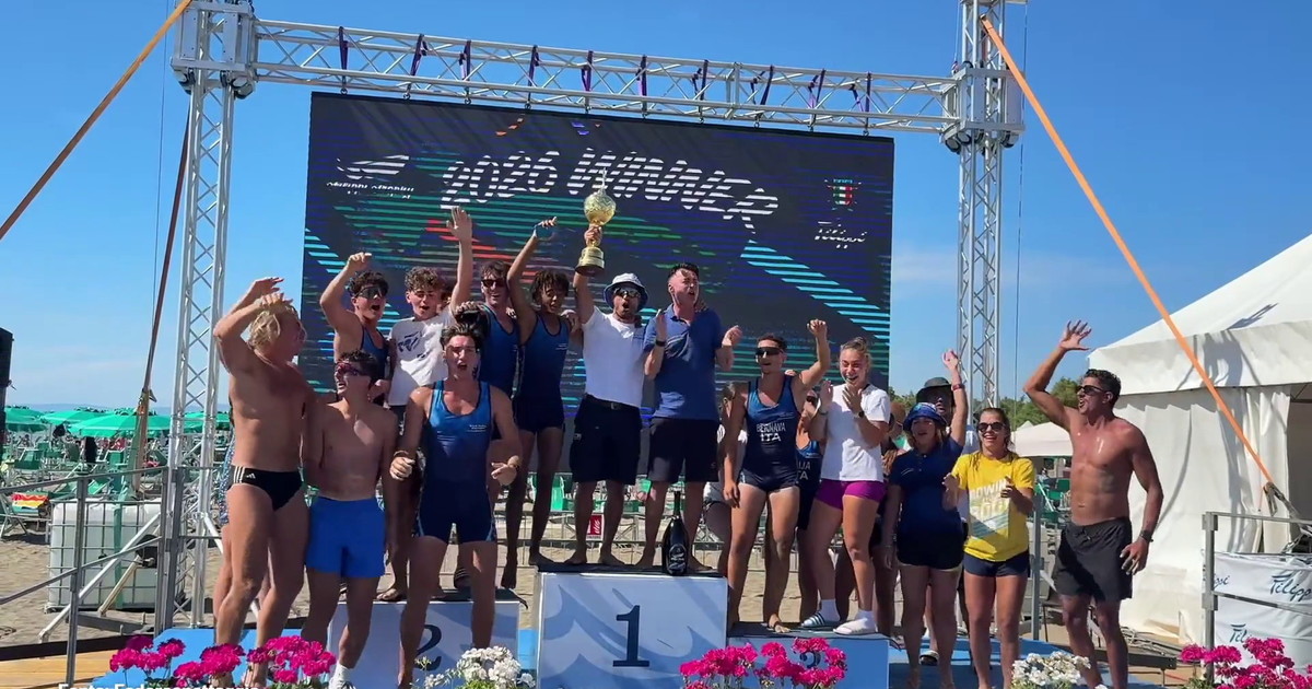 Canottaggio Beach Sprint, il Trofeo Filippi si tinge di azzu
