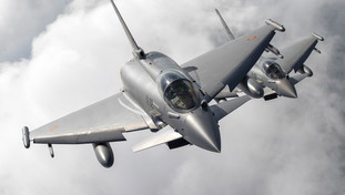 Panico nei cieli della Lettonia: drone straniero abbattuto dai caccia della Nato