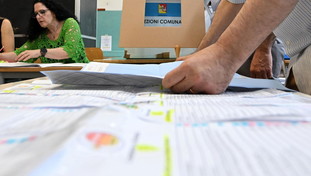 Comunali 2026: il centrodestra vince ad Arezzo, Macerata e Lecco