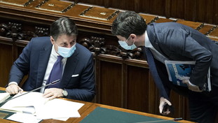 M5S in fuga dalla commissione Covid. Giallo sulla parcella da 450mila euro, sinistra in tilt