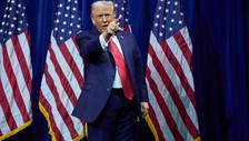Iran, Trump: L'accordo di pace tra 3 giorni. Poi Teheran abbatte un elicottero americano