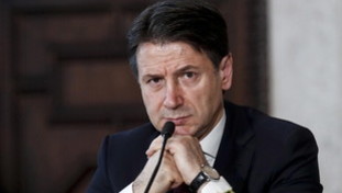 Covid, l'insuccesso dà alla testa a Conte: anziché spiegare minaccia querele