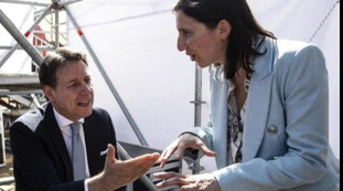 Ucraina, il centrodestra prepara risoluzione sulla pace con Nato e Ue. Sinistra spaccata