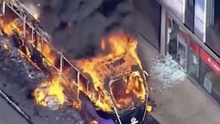 Belfast, scoppia la rivolta. Come a Southampton sotto accusa &egrave; l'integrazione a senso unico | <span style=color: rgb(153, 0, 0);>VIDEO</span>