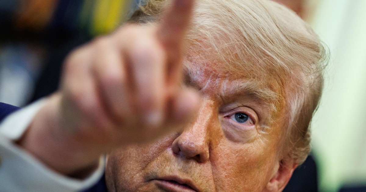 Trump annuncia l'offensiva: "Attaccheremo con forza, l'Iran 