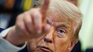 Trump annuncia l'offensiva: Attaccheremo con forza, l'Iran firmi l'accordo