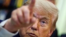 Trump annuncia l'offensiva: Attaccheremo con forza, l'Iran firmi l'accordo