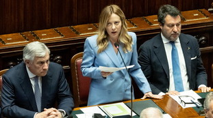 Meloni punge l'Ue: i burocrati non ribaltino le decisioni del Consiglio