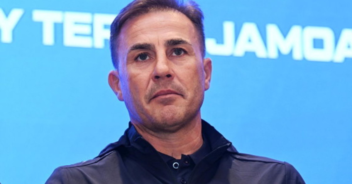 cannavaro silenzia il coro anti trump i controlli di routine da Iltempo.it cannavaro silenzia il coro anti trump i controlli di routine