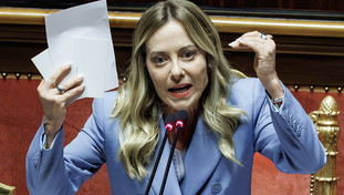 Vera destra mai funzionale alla sinistra. Meloni attacca Vannacci