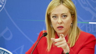 Insulto sessista M5S a Meloni a parti invertite? Pandemonio