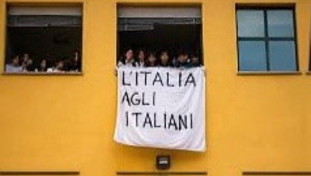 Cesena, lo striscione Italia agli italiani non piace alla sinistra del pensiero unico