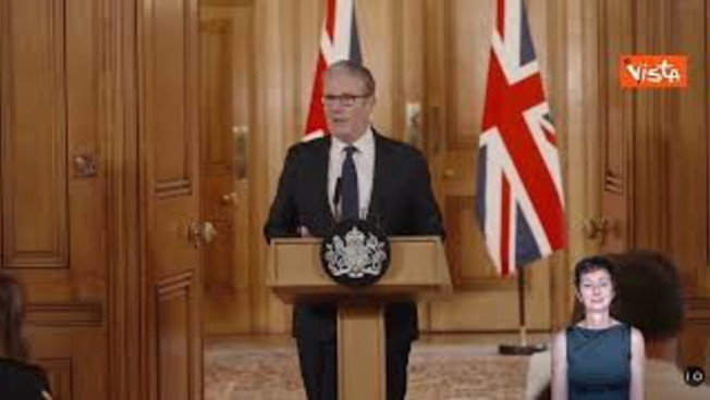 L'annuncio del premier britannico Starmer: Governo vieterà uso dei social ai minori di 16 anni