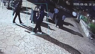 Le sorelline "non sono fuggite da sole". Il video e i biglietti cifrati