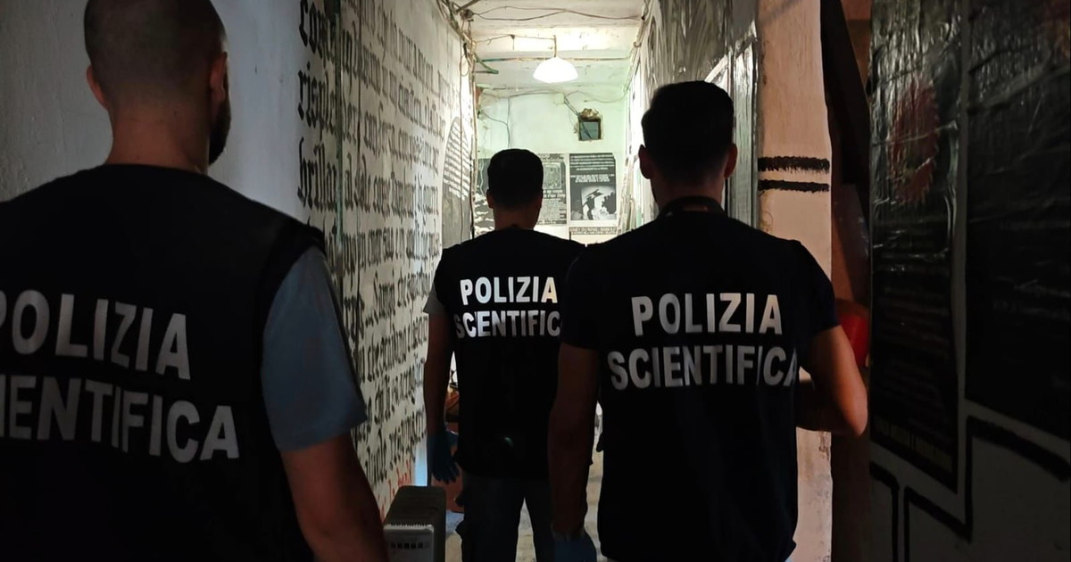 Terrorismo, sette anarchici arrestati: la cellula romana, i sabotaggi ai treni e il centro sociale sgomberato