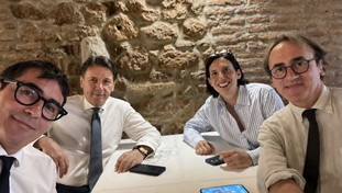 Foto del campo largo. Renzi escluso: Io arrabbiato? No, quella è la sinistra-sinistra
